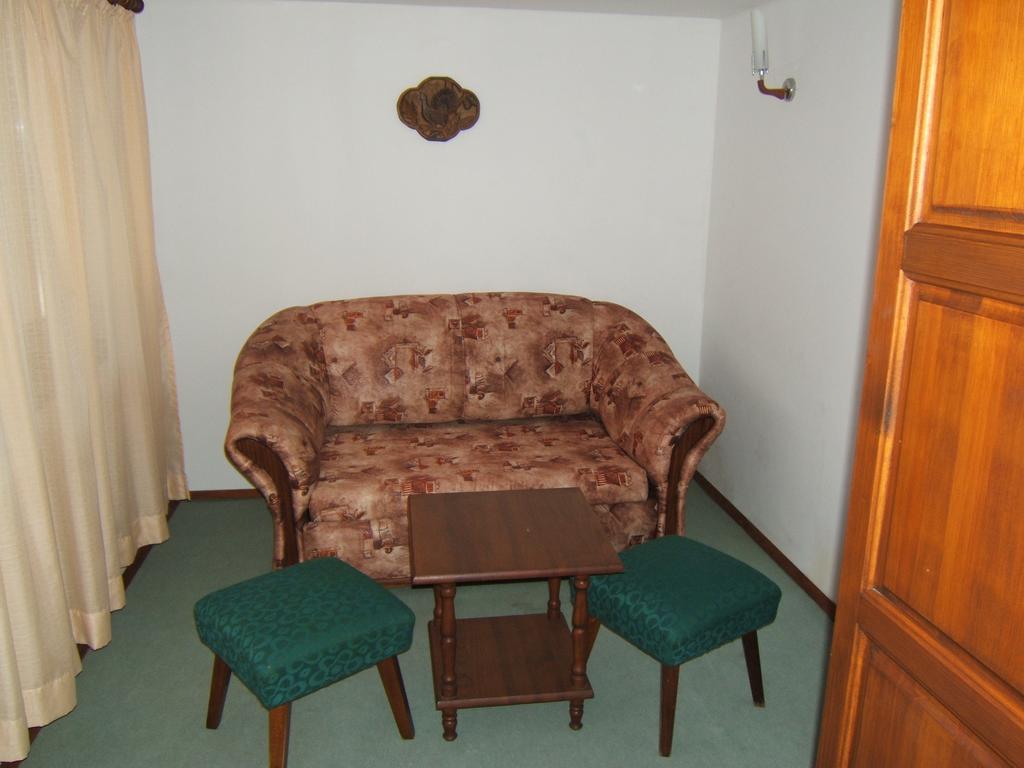 Regina'S Guesthouse Balchik Room photo